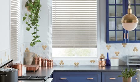 2017_EW_LR_Standard Cordlock_Faux Wood_Kitchen - 450x310