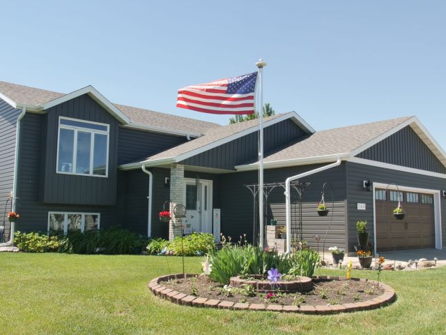 P1211653